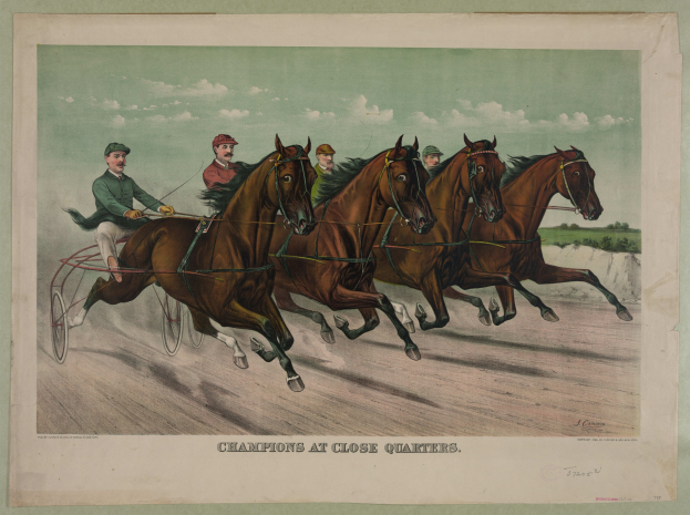 Gruppe von Menschen, die in einer Pferdekutsche um die Wette fahren, auf einer von Bäumen gesäumten Straße unter einem klaren blauen Himmel mit der Aufschrift "Champions at Close Quarters" unten.