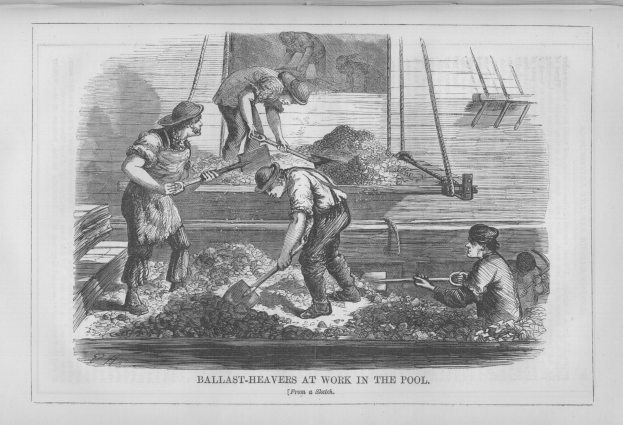 Schwarß-weißes Bild von Menschen in einem Pool mit Schaufeln, mit Text unten: "Ballast-Heavens bei der Arbeit im Pool".