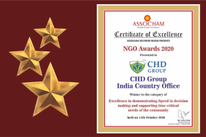 Auszeichnungsexzellenz für die Ngo Awards 2020 mit drei Sternen links, Text "Chd Group India Country Office" rechts und einem Schild-Logo mit einem zentralen Stern und einem Lorbeerkranz.