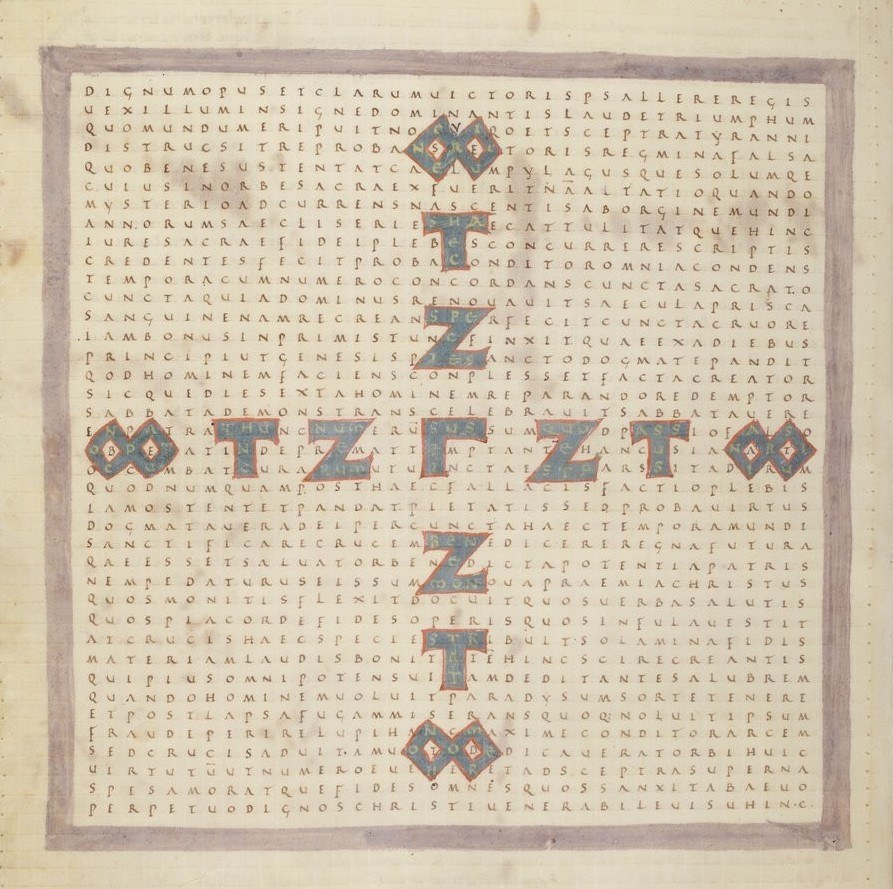 Ein Kreuzworträtsel, das auf einer mit Text und Zahlen gefüllten Seite gedruckt ist.