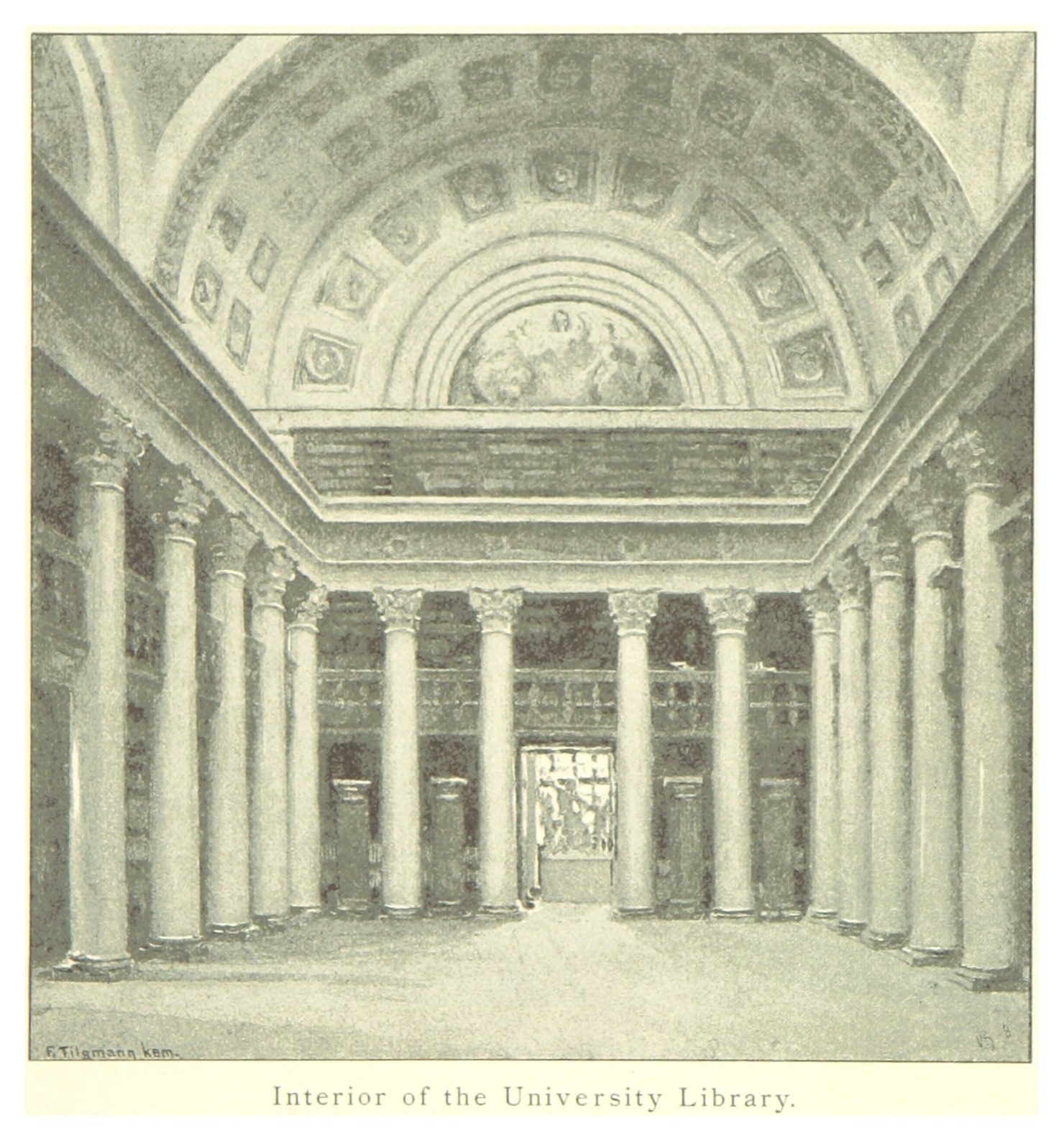 Großartiger Innenraum einer Universitätsbibliothek mit hohen Säulen und kunstvollen Deckenentwürfen sowie dekorativem Text am Boden.