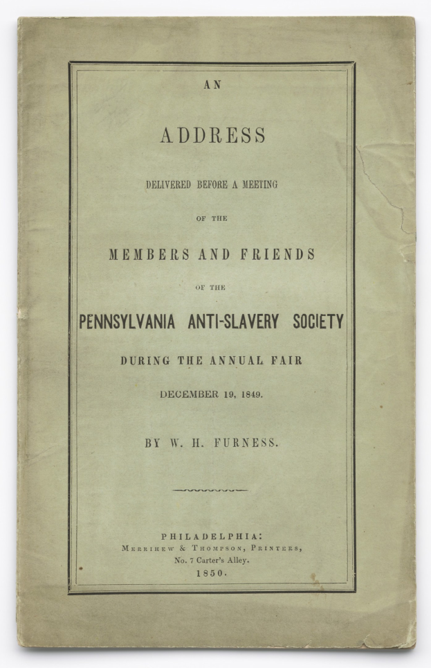 Offenes Buch mit dem Titel "Eine Ansprache vor einer Versammlung der Mitglieder und Freunde der Pennsylvania Anti-Slavery Society während der jährlichen Messe" zeigt eine Seite mit gedrucktem schwarzem Text.