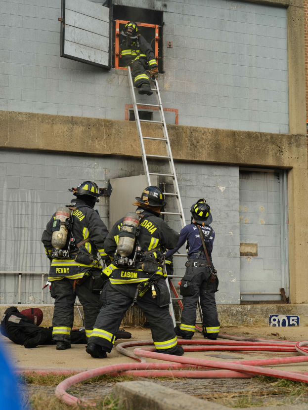 FW-MH: Feuerwehreinsatz an Schule und Sportzentrum Boverstraße