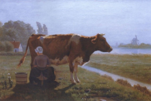 Eine Frau melkt eine Kuh auf einer grünen Wiese mit Pflanzen und Bäumen, mit einem Haus, einer Windmühle und einem Gewässer im Hintergrund unter einem klaren blauen Himmel.