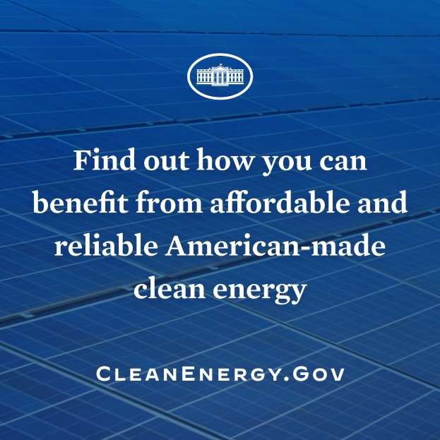 Plakat mit einem blauen Kreis-Logo, das einen weißen Stern und weißen Text enthält, der "Finden Sie heraus, wie Sie von erschwinglicher und zuverlässiger amerikanischer Made Clean Energy profitieren können" auf einem hellblauen Hintergrund zeigt.