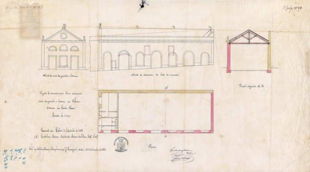 Ein detaillierter architektonischer Grundriss eines mehrfenstrigen Schulgebäudes mit Lageplänen und Textanmerkungen, der für den Bau in London vorgeschlagen wurde.