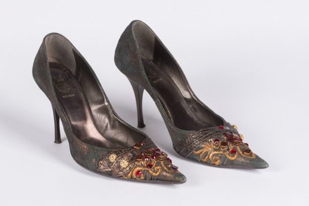 Ein Festivalplakat aus Mexiko mit einer Illustration einer Frau mit menschlichem Gesicht und Text mit Veranstaltungdetails